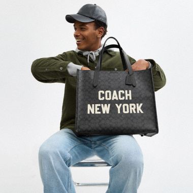 ◆Coach◆ Wesley Tote in Signature Canvas CY772 CHR Wesley Tote In Signature Canvas