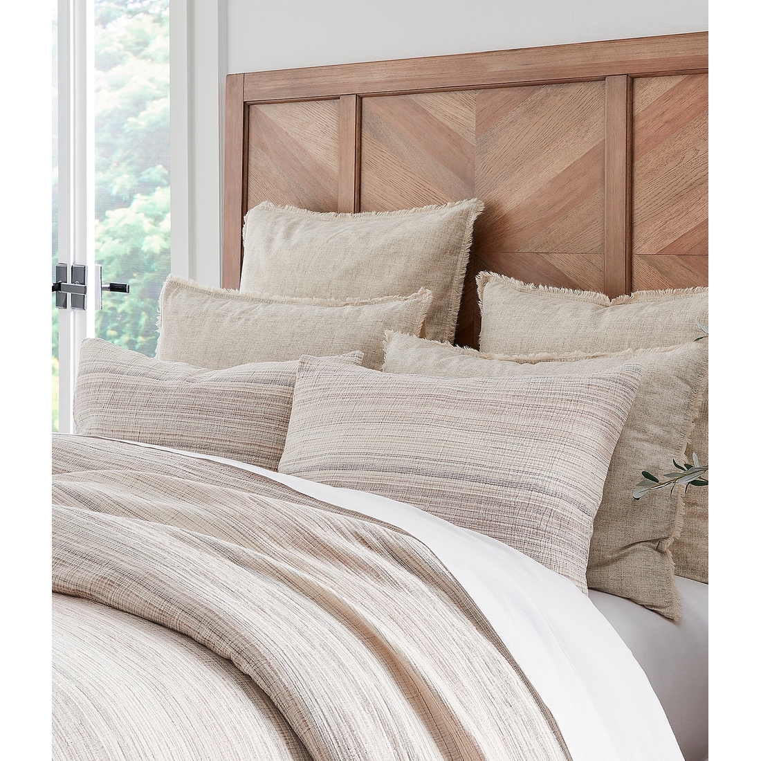 Southern Living Simplicity Collection Oasis Comforter