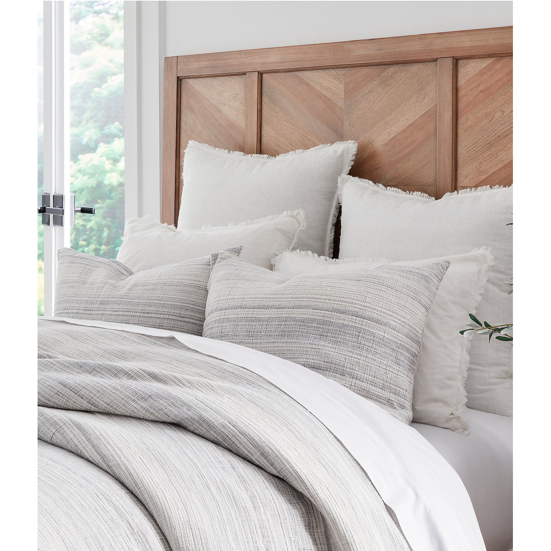 Southern Living Simplicity Collection Oasis Comforter