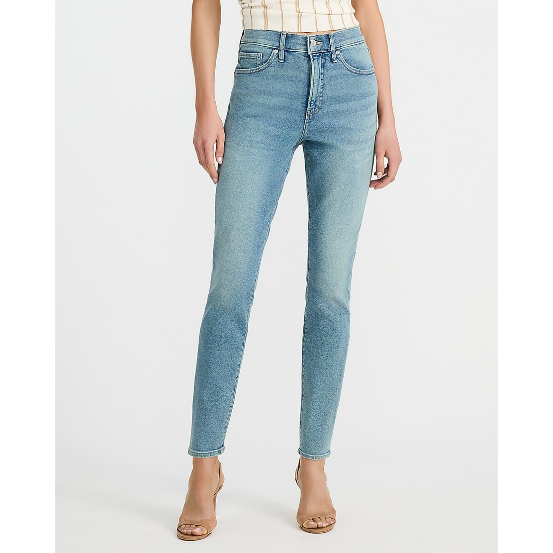 Express High Waisted Skinny Medium Wash Jeans in Hyper Stretch
