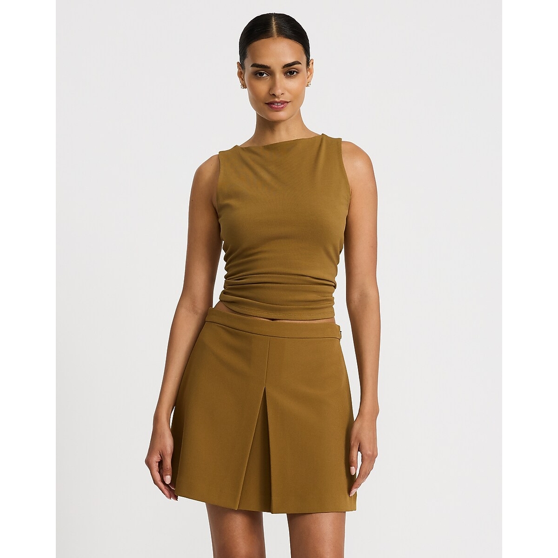 Express Super High Waisted Single Pleated Mini Skirt in Studio Stretch Twill