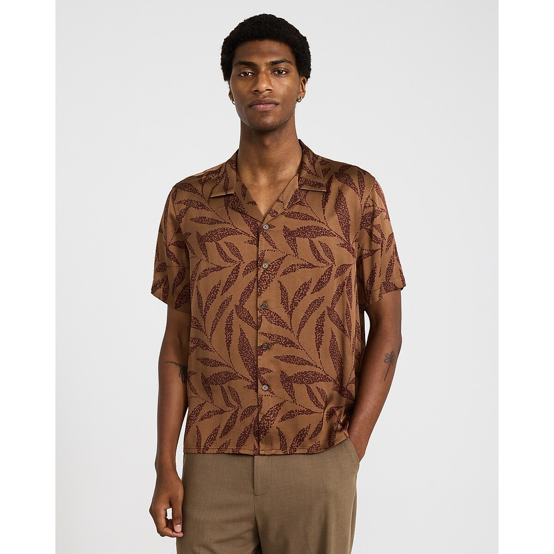 Express Leaf Print Short Sleeve Resort Shirt