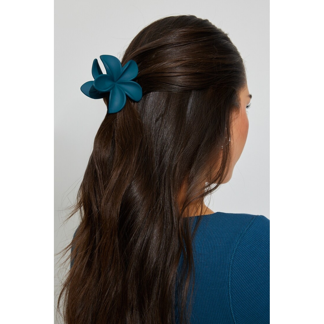 Garage Matte Flower Hair Claw