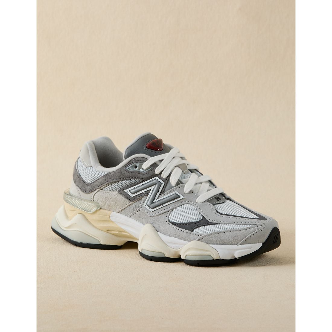 American Eagle New Balance 9060 Sneaker