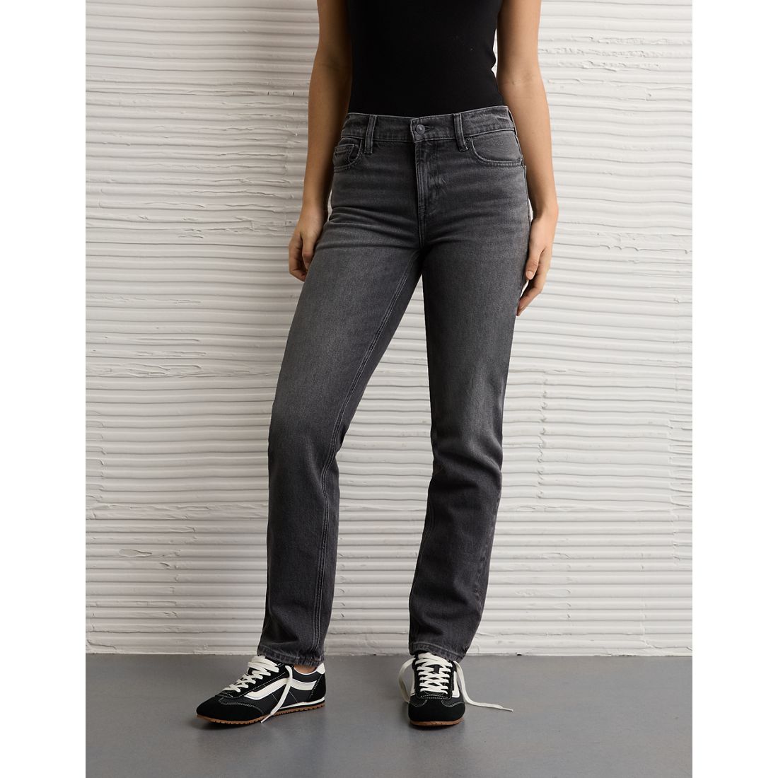 American Eagle AE High-Waisted Straight Jean
