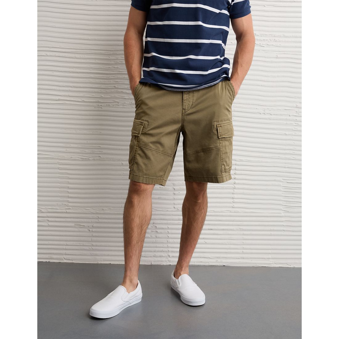 American Eagle AE 10" Flex Lived-In Cargo Short