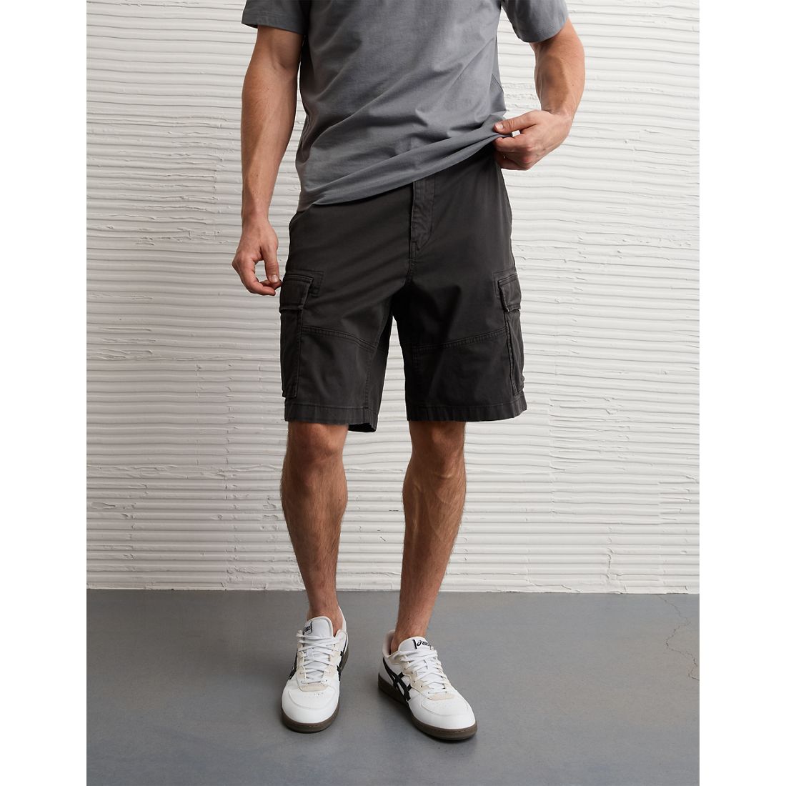 American Eagle AE 10" Flex Lived-In Cargo Short