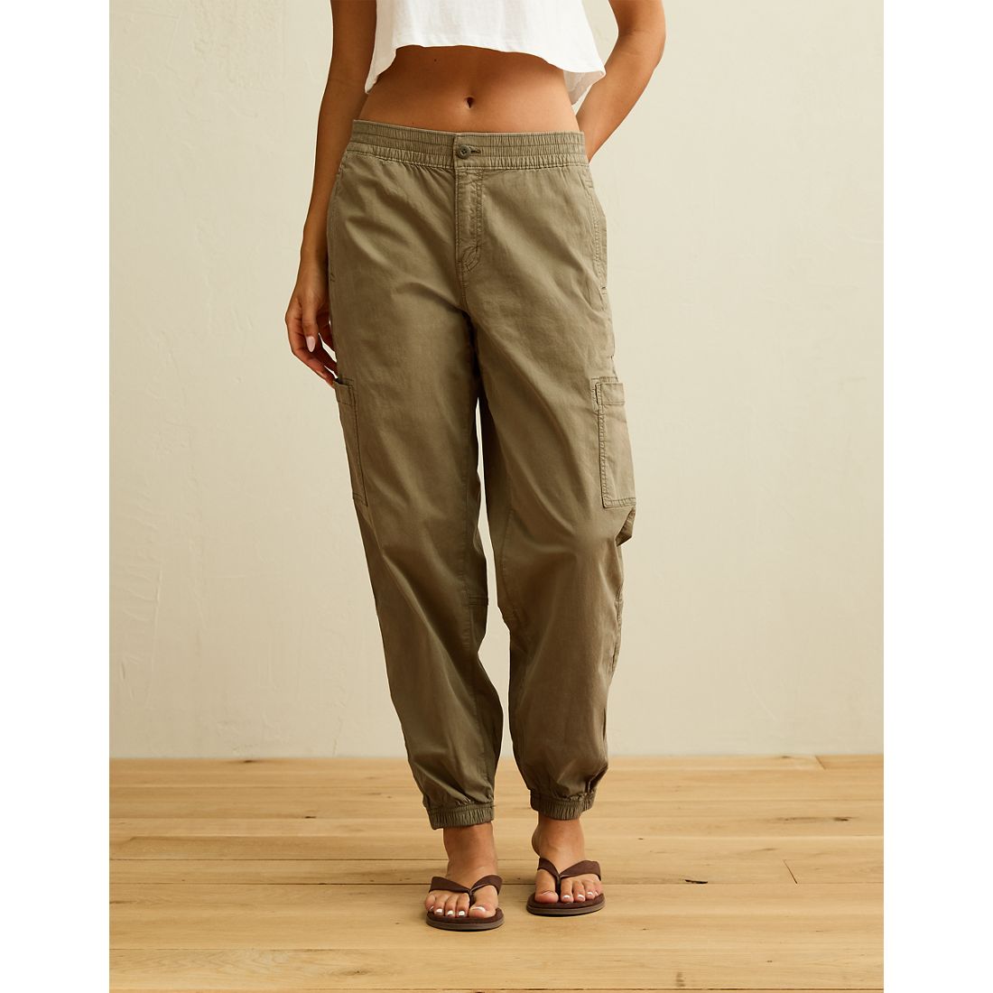 American Eagle AE Stretch High-Waisted Baggy Jogger