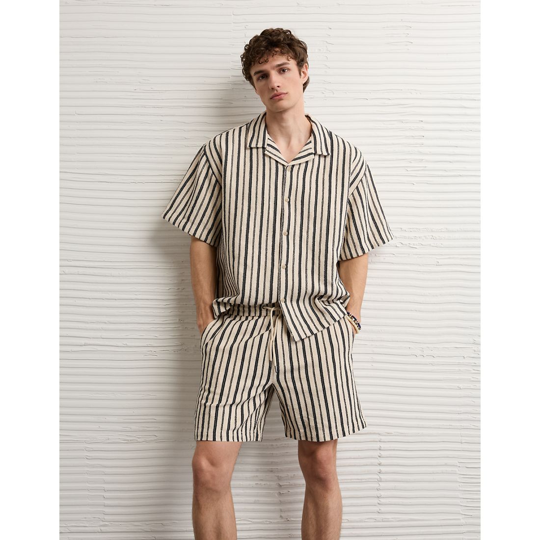 American Eagle AE 7" Lived-In Pull-On Short