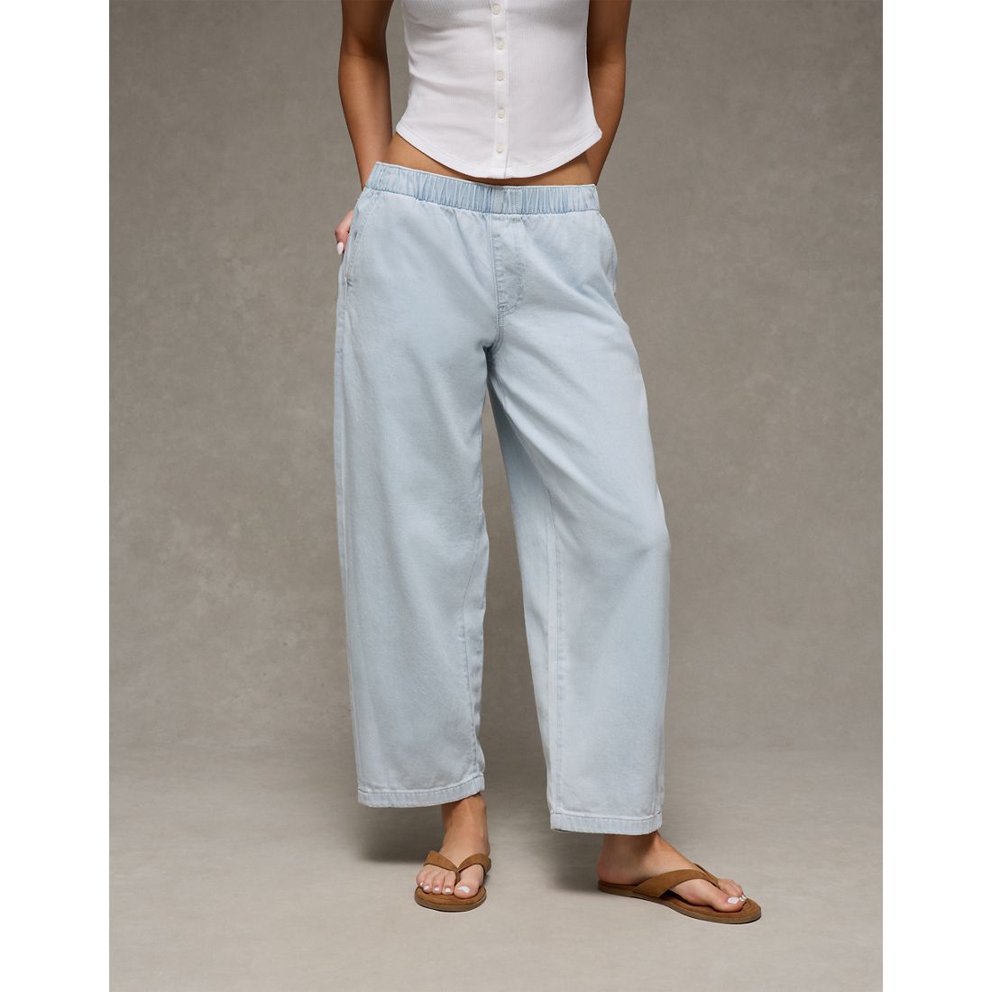 American Eagle AE Low-Rise Pull-On Barrel Jean