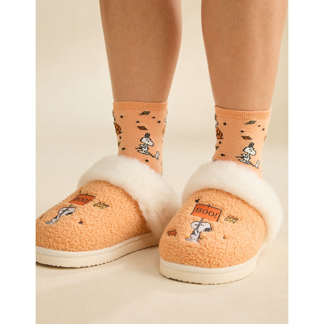 American Eagle AE Snoopy Boo! Scuff Slipper