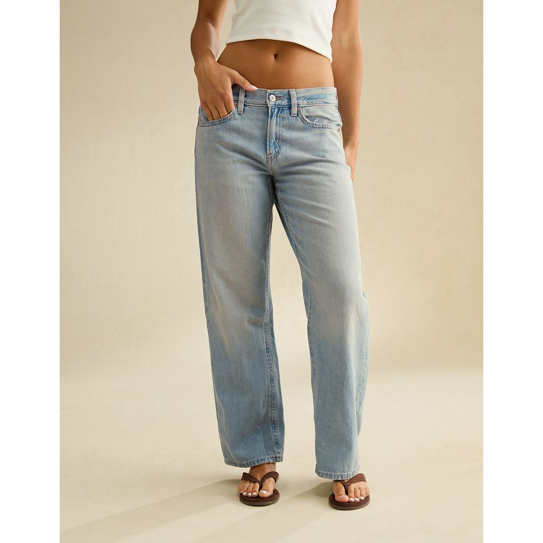 American Eagle AE Low-Rise Classic Straight Jean
