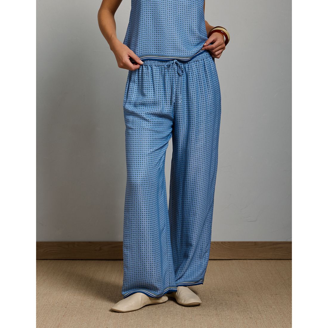 American Eagle AE77 Pull-On Satin Pant