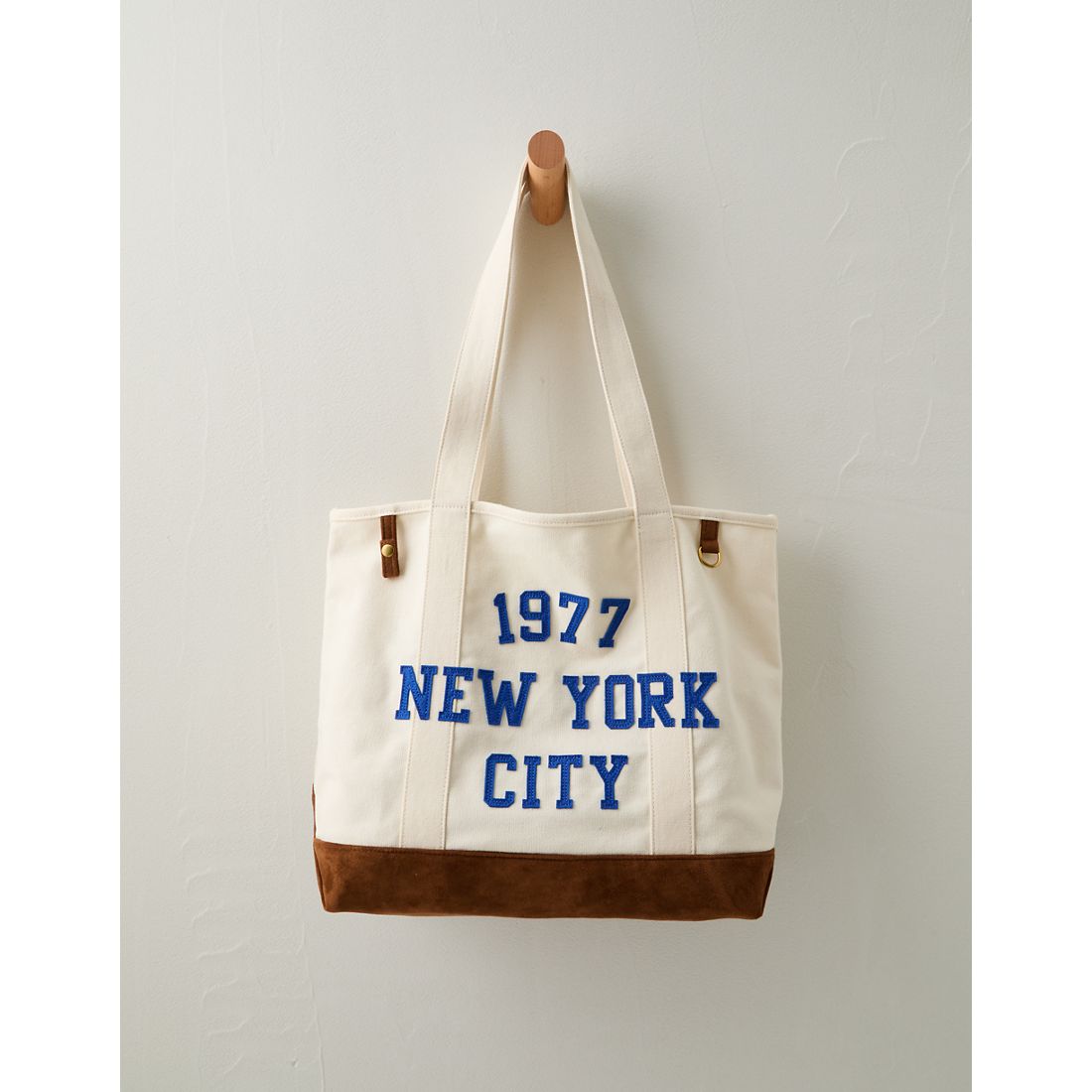 American Eagle AE Off-Duty Graphic Tote Bag