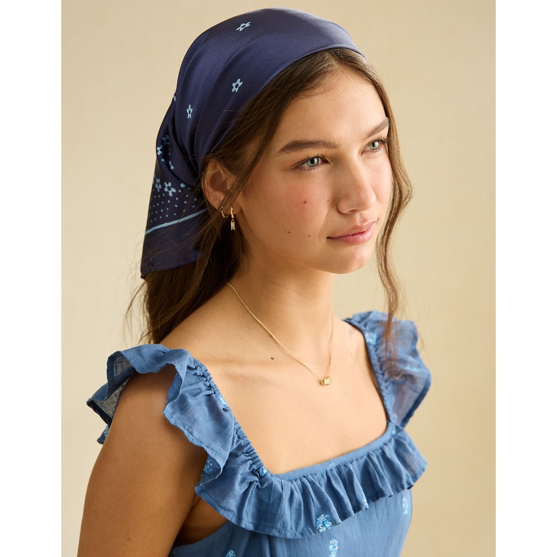 American Eagle AE Daisy Scarf Bandana