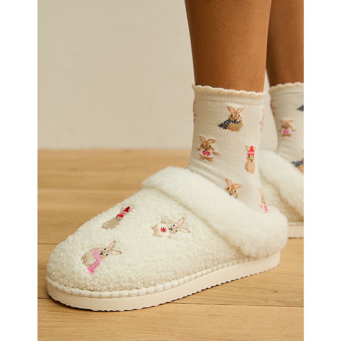 American Eagle AE Cozy Bunny Slipper