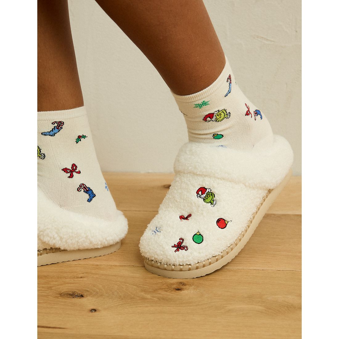 American Eagle AE Grinch Ditsy Embroidered Slipper