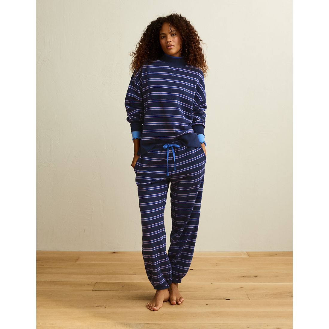 American Eagle AE Everyday Luxe Mock Neck Sweatshirt