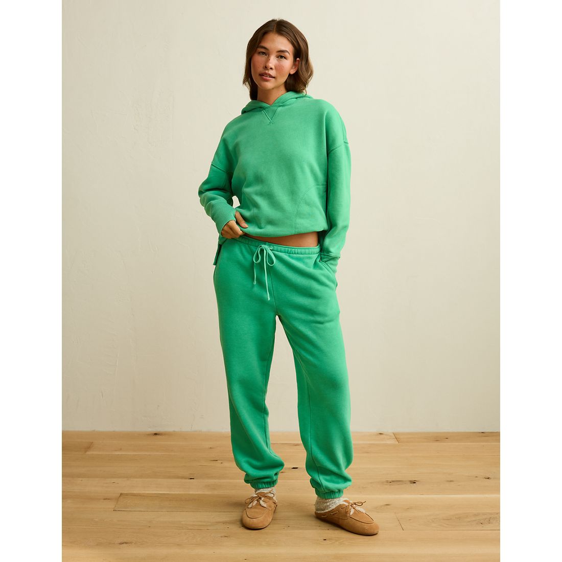 American Eagle AE Everyday Luxe Low-Rise Baggy Jogger