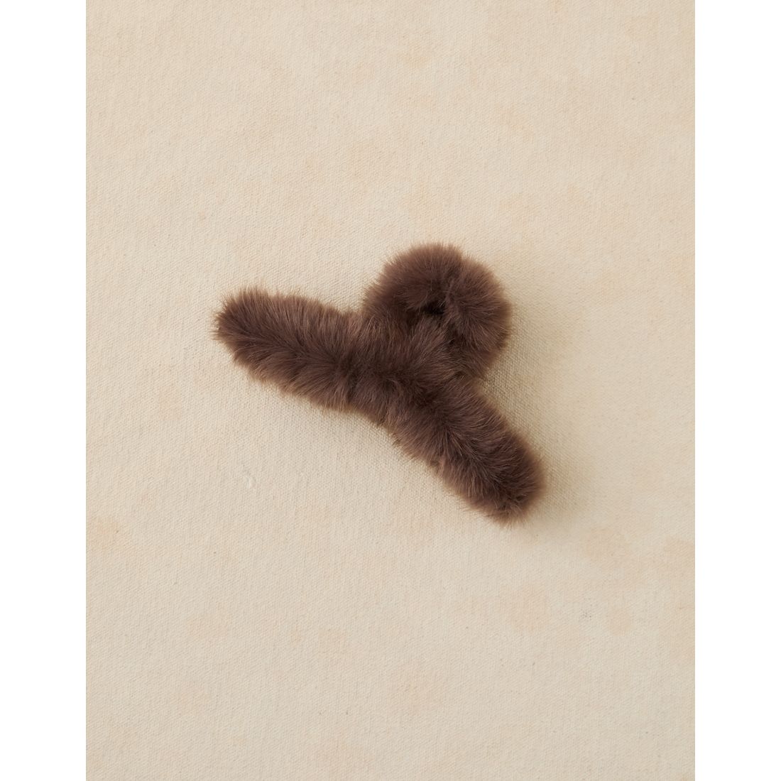 American Eagle AE Fuzzy Claw Clip