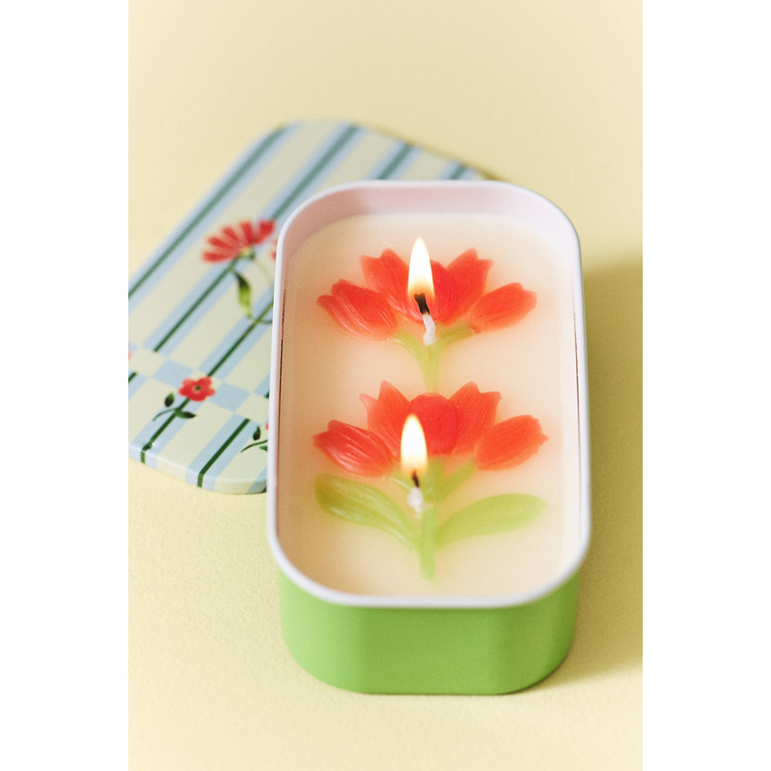 Maeve Floral Wildflower Bouquet Tinned Candle - Thumbnail 2