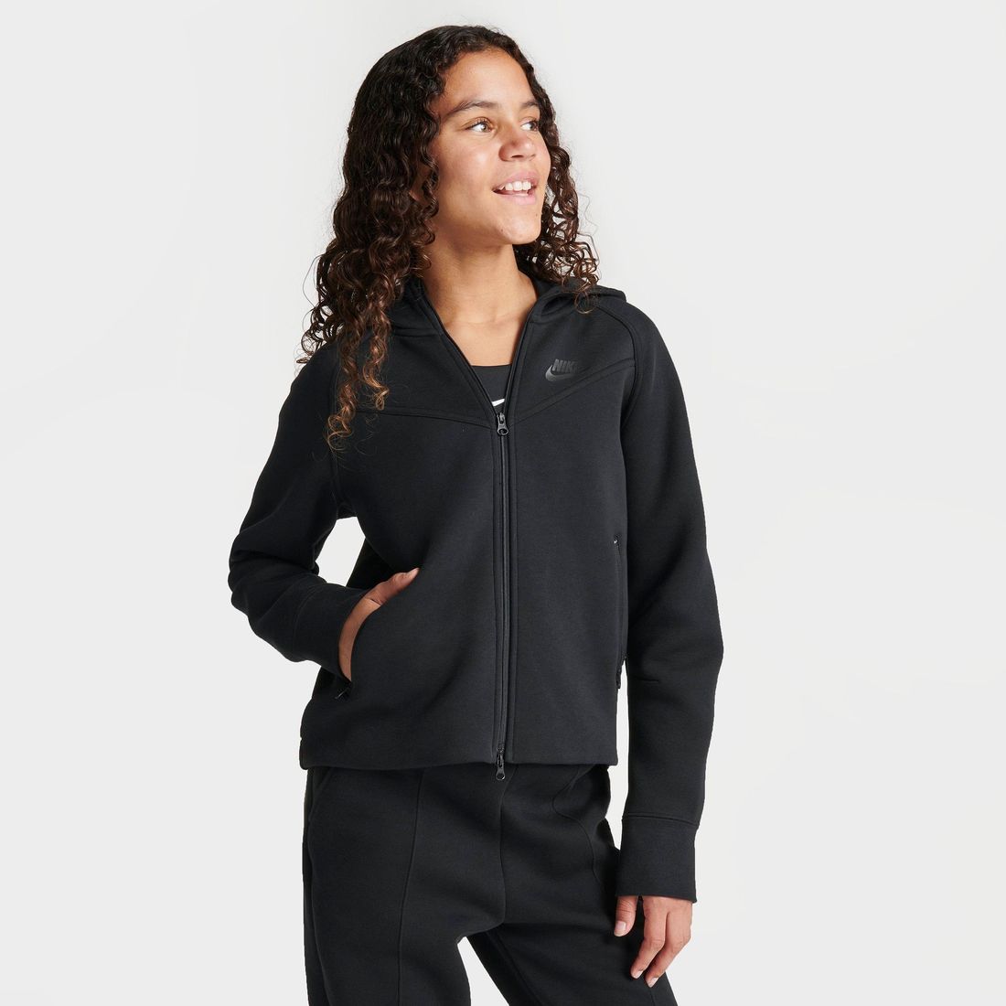 Girls nike tech on sale