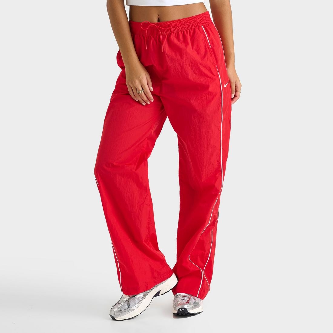 Nike women's windbreaker pants deals