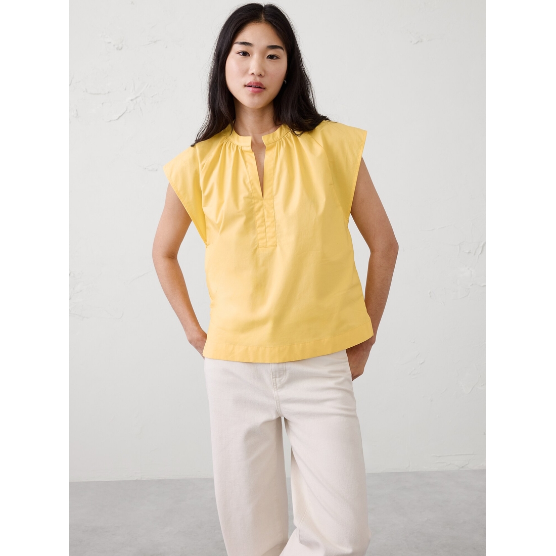 トップス RT-165357 Raglan-Sleeve Top available now at Napa Premium Outlets®