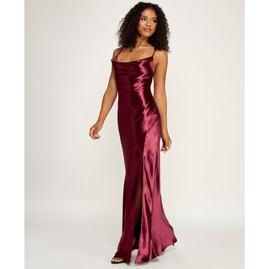 Emerald Sundae Women's Lace Back Scoop Neck Pull-On Gown