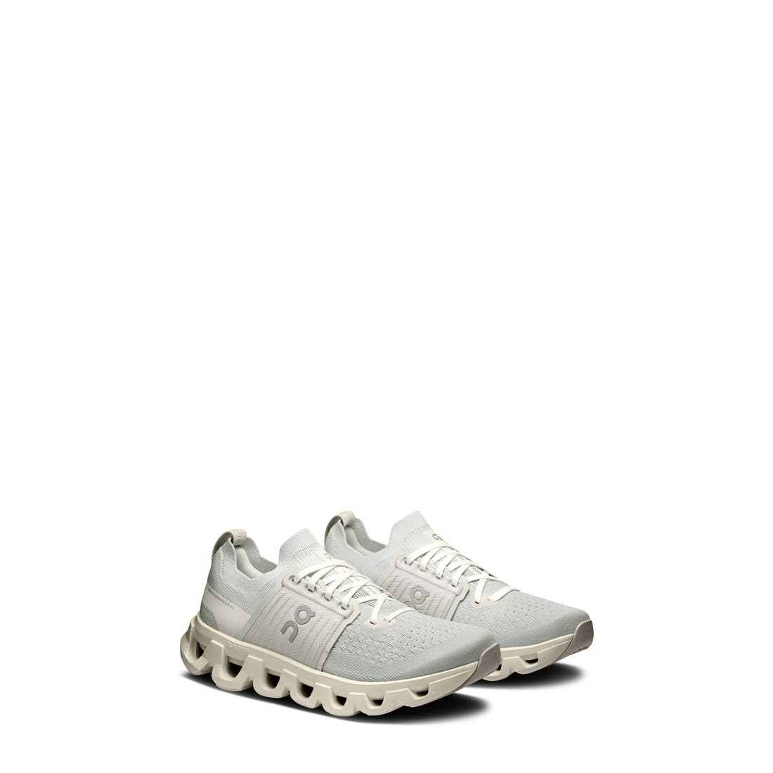 On Cloudswift 4 Running Shoe in Wolf/sand