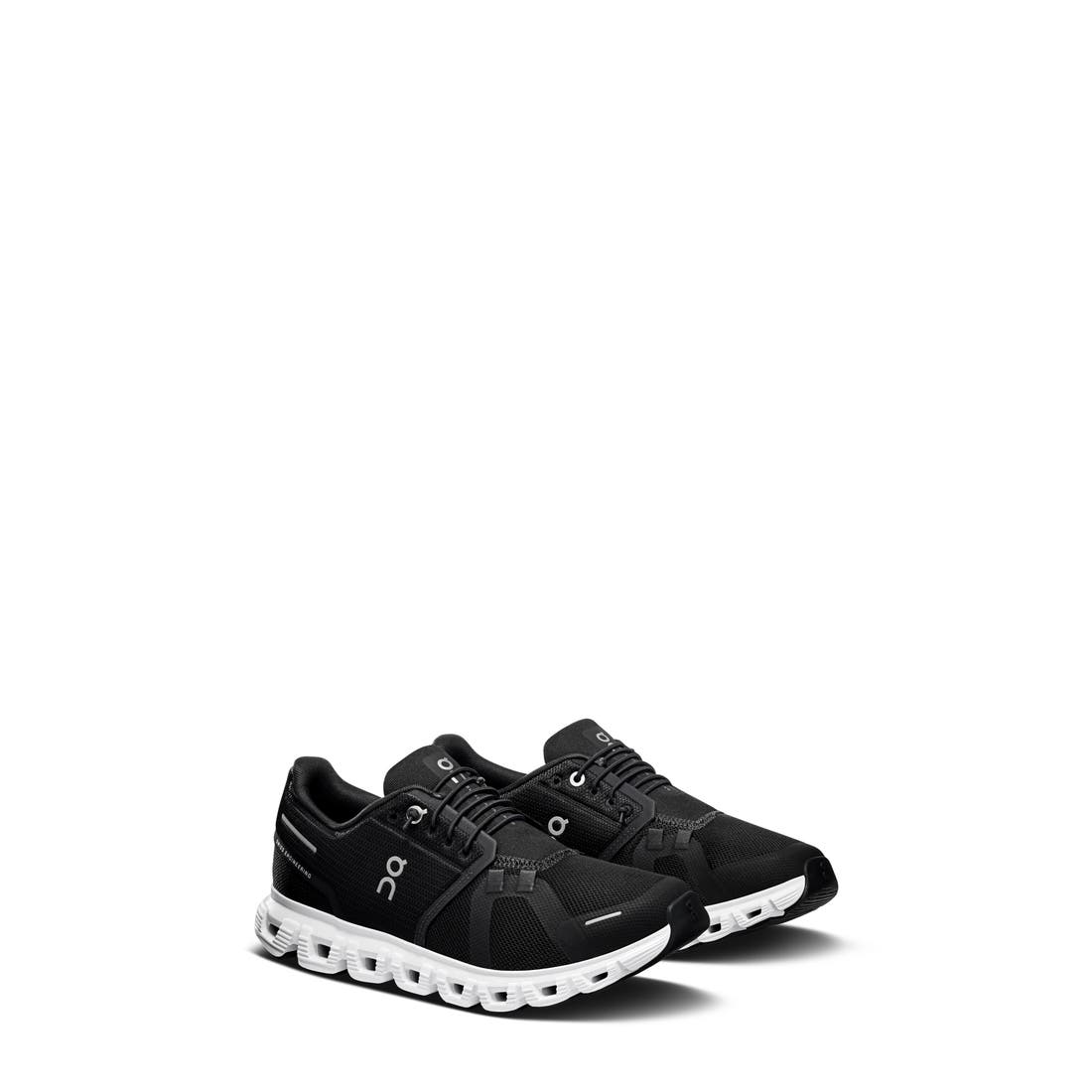 On Cloud 6 Sneaker in Black/white