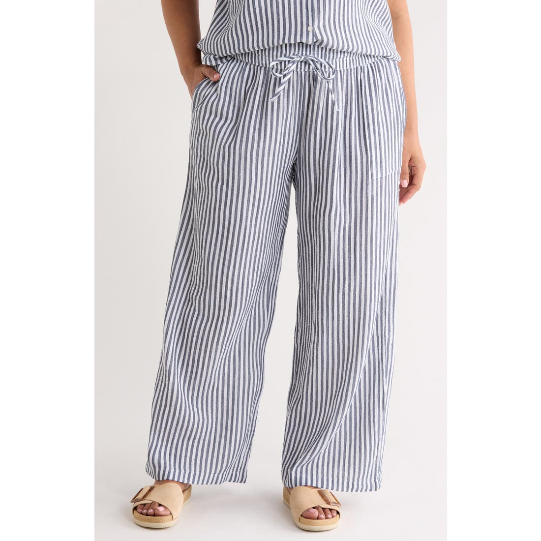 Caslon(r) ) Stripe Pull-On Wide Leg Pants