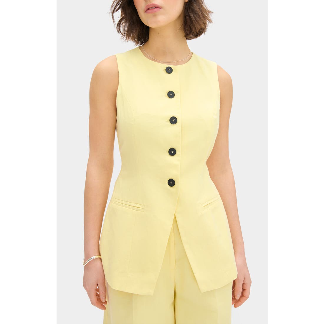 Aligne Leo Collarless Vest