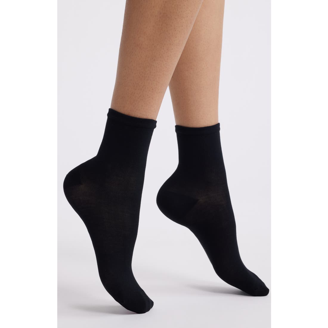 Hue Sleek Crew Socks