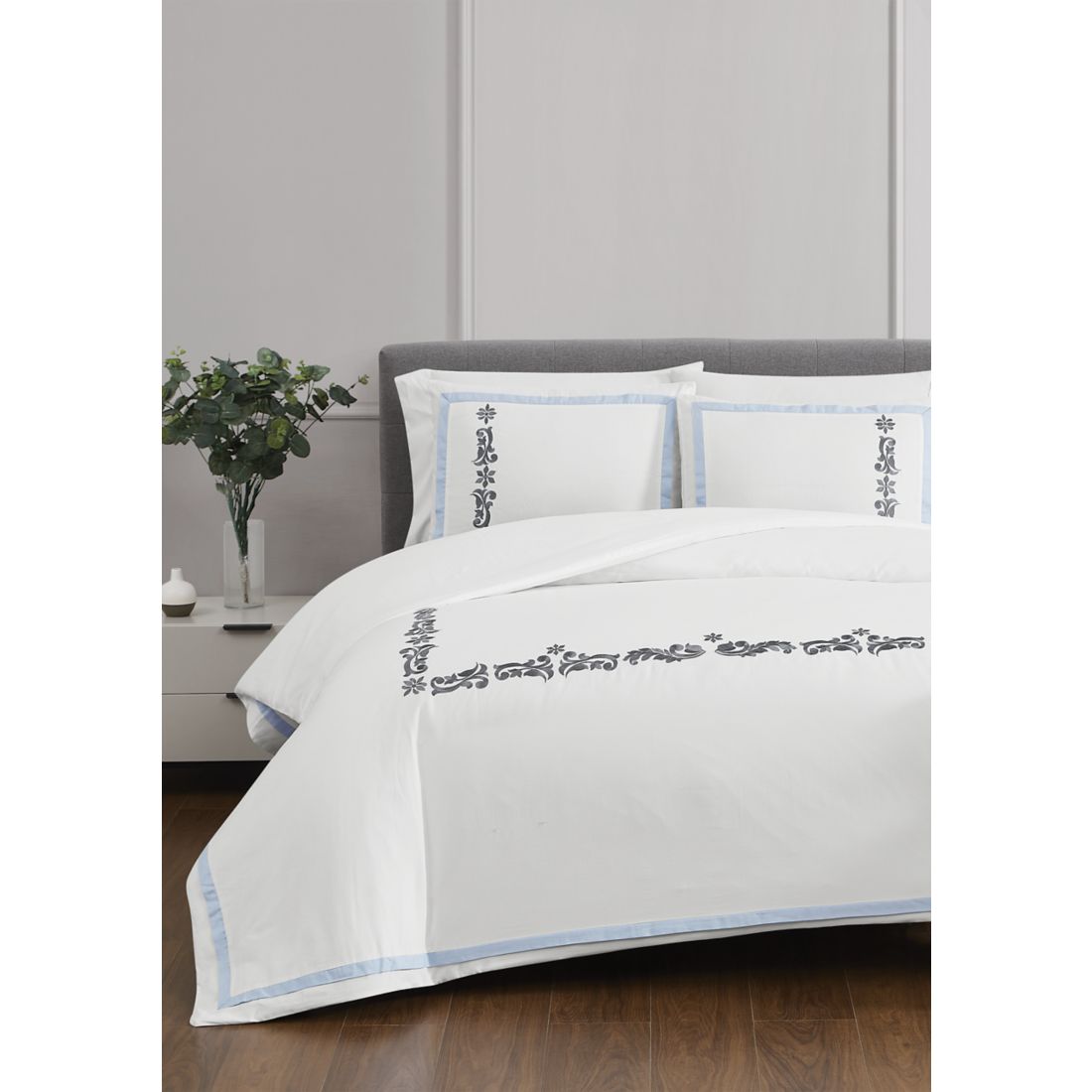 Charisma Cordelia Comforter