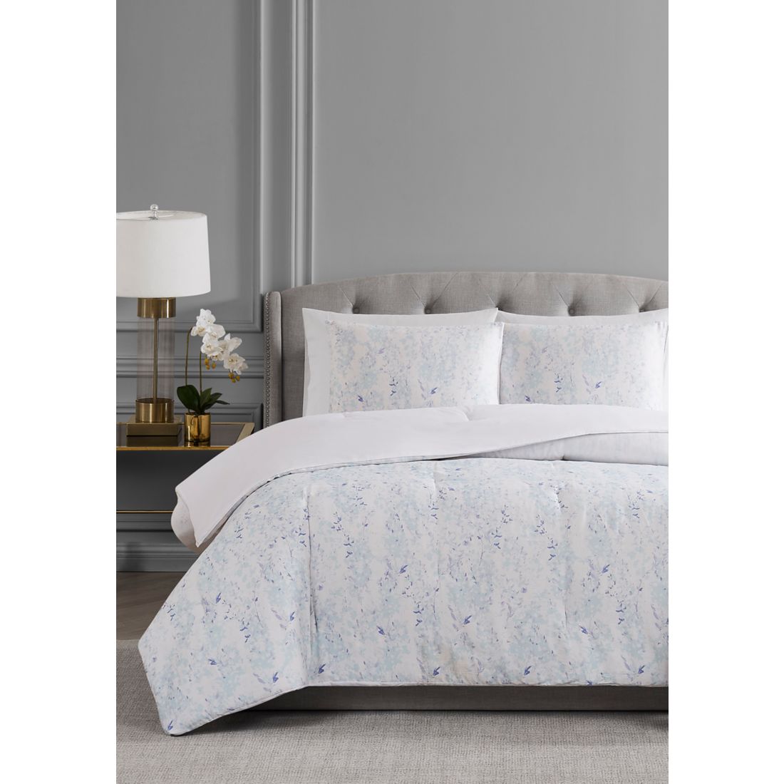 Vince Camuto Nora Comforter Set