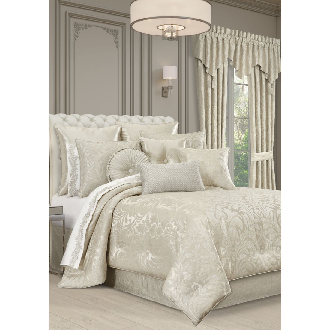 J. Queen New York Celine 4 Piece Comforter Set