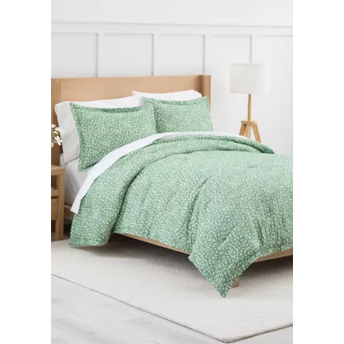 Crown & Ivy Dot Printed Quilted Set
