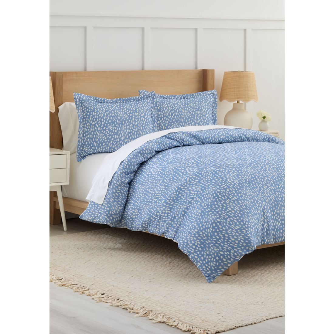 Crown & Ivy Comforter Set