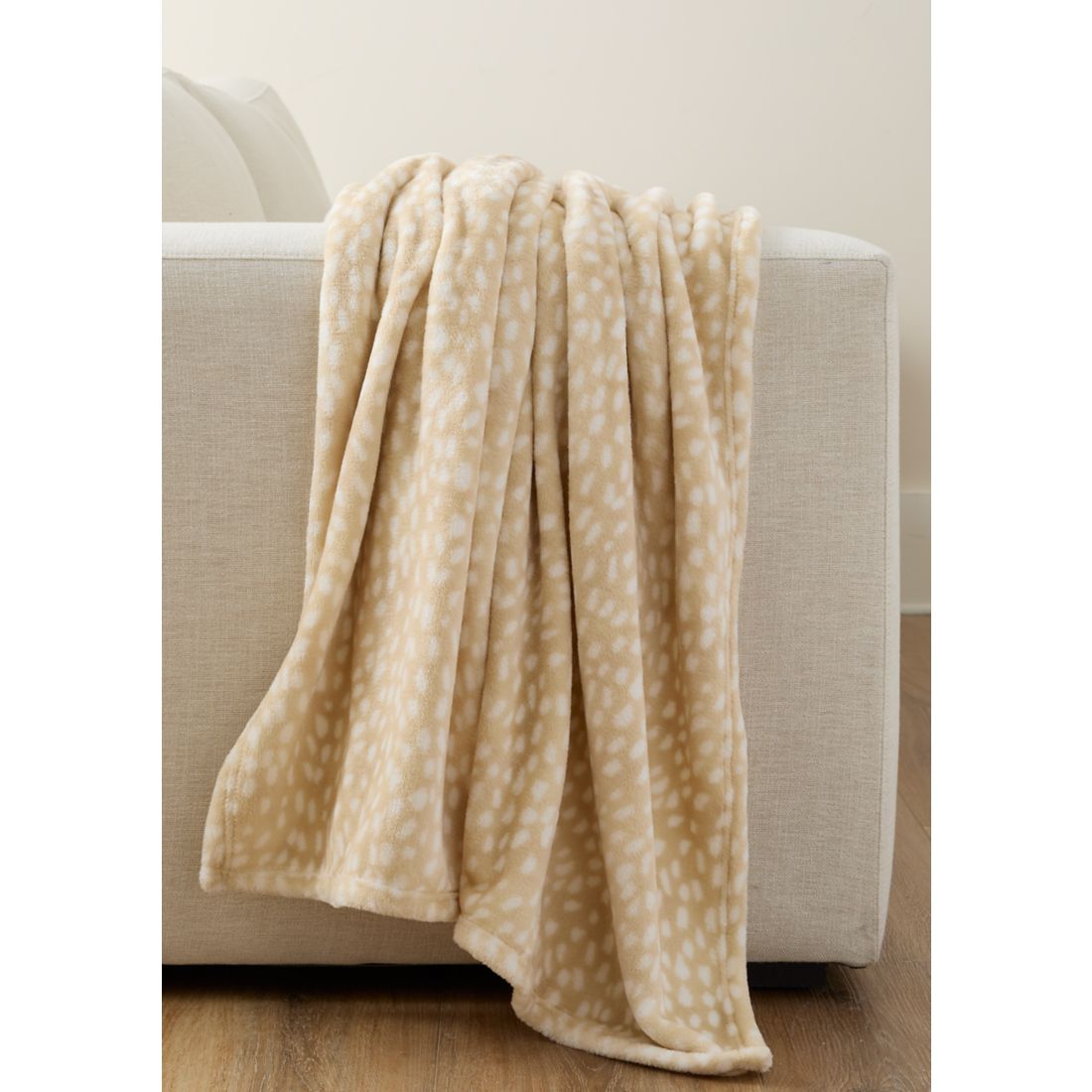 Modern. Southern. Home. Dot Plush Throw Blanket